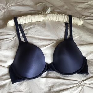 VICTORIA’S SECRET full coverage 36C bra